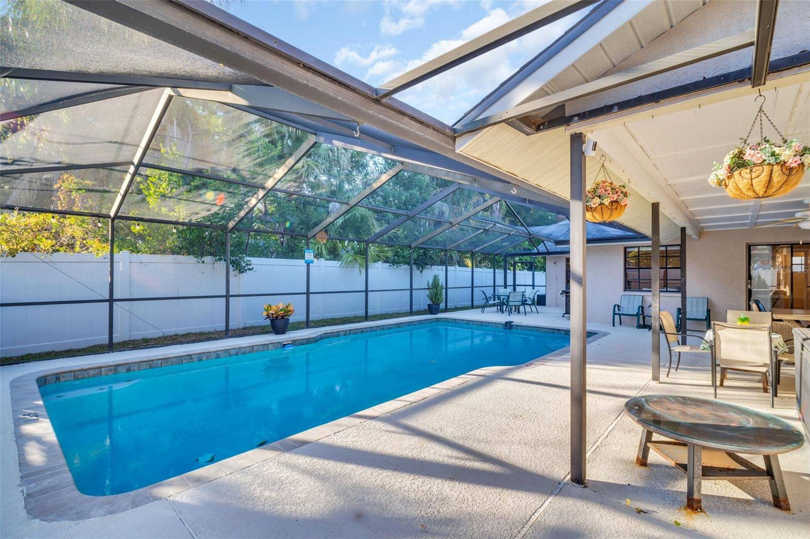 1374 VIEWTOP DR, Clearwater, FL 33764
