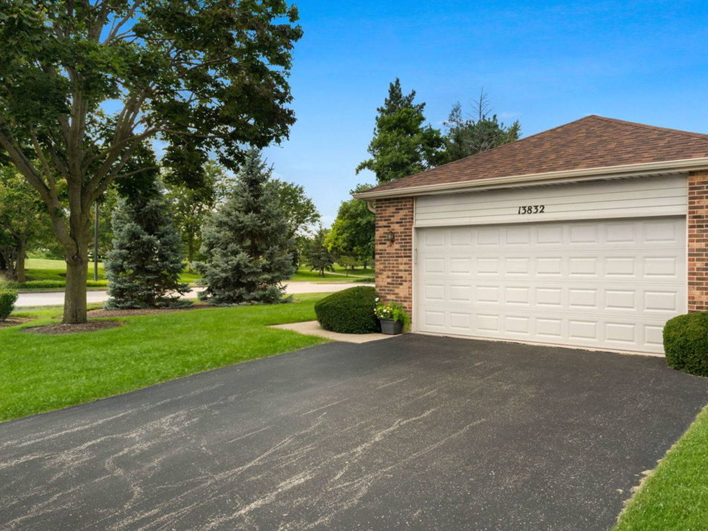 13832 S Magnolia DR, Plainfield, IL 60544