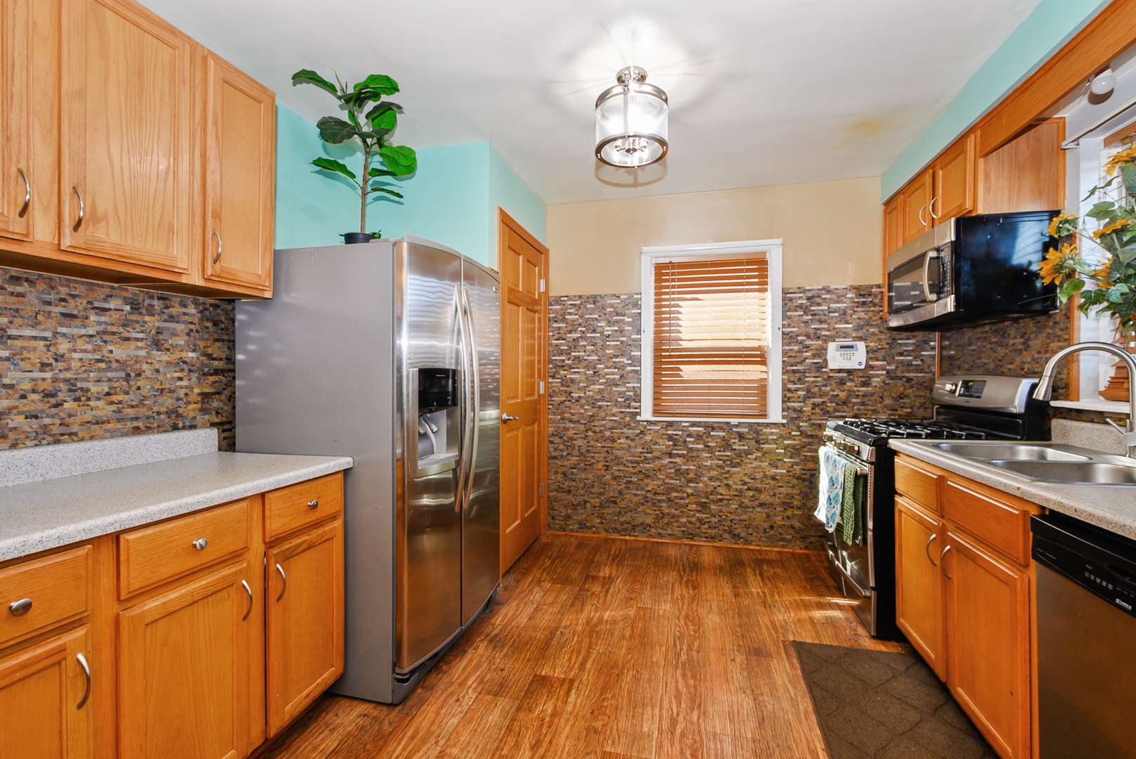7234 S Albany AVE, Chicago, IL 60629