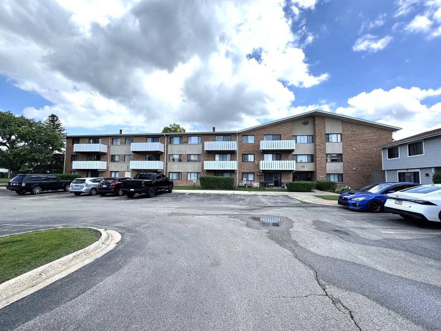 2000 Bayside DR #110, Palatine, IL 60074