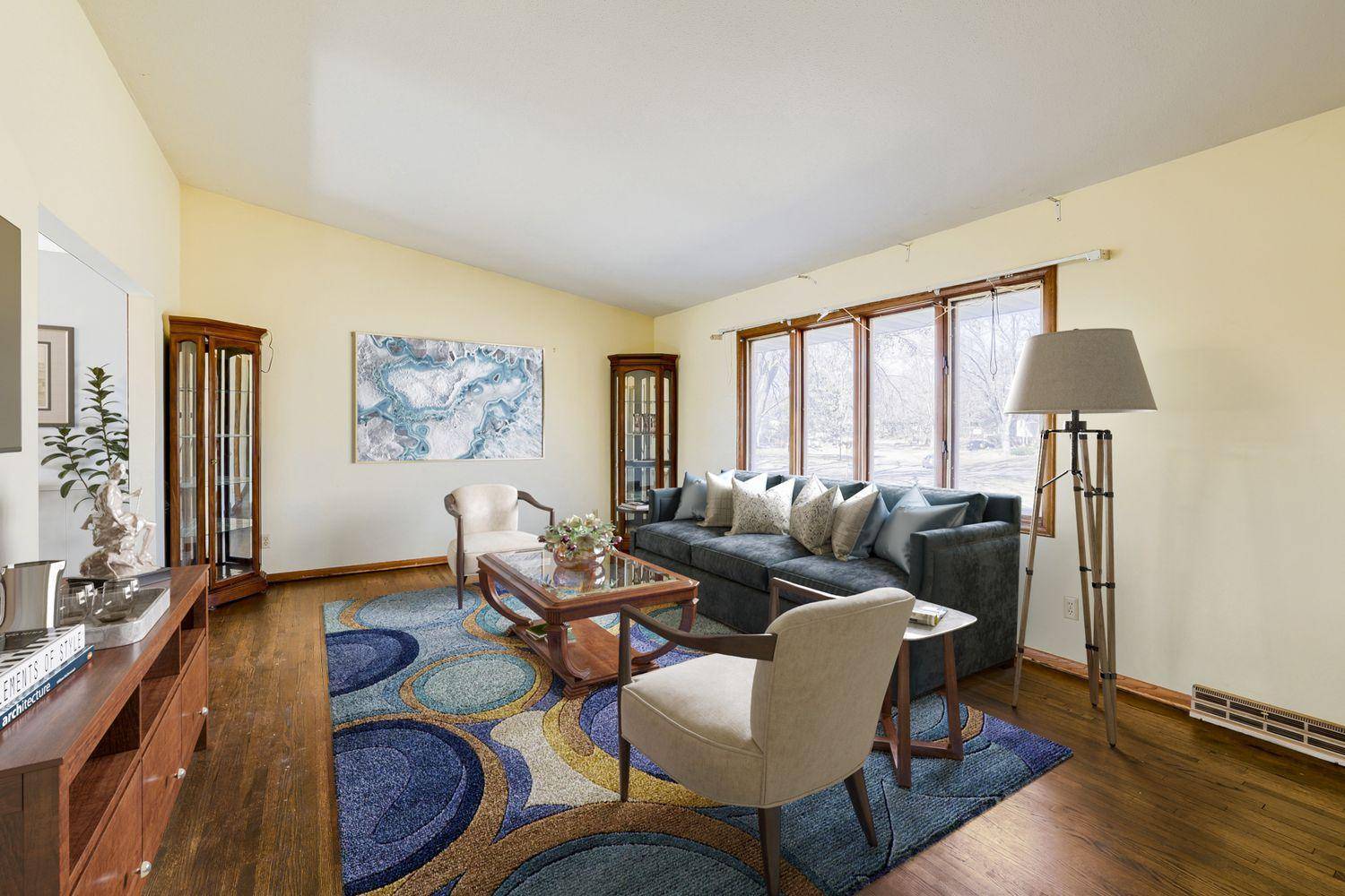 5705 Phoenix ST, Golden Valley, MN 55422