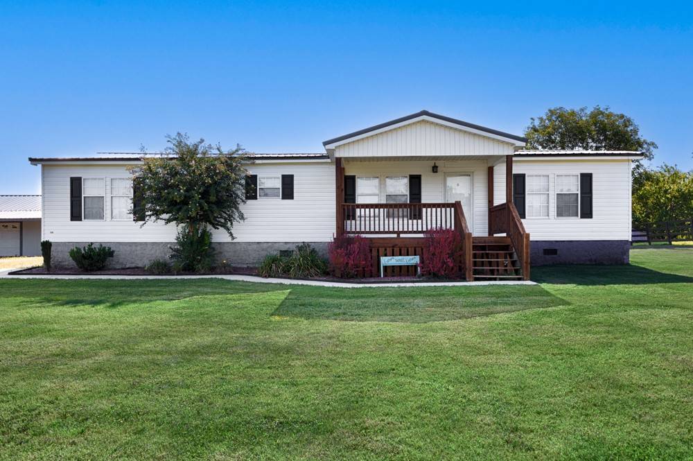 33 Pack Ln, Ardmore, TN 38449