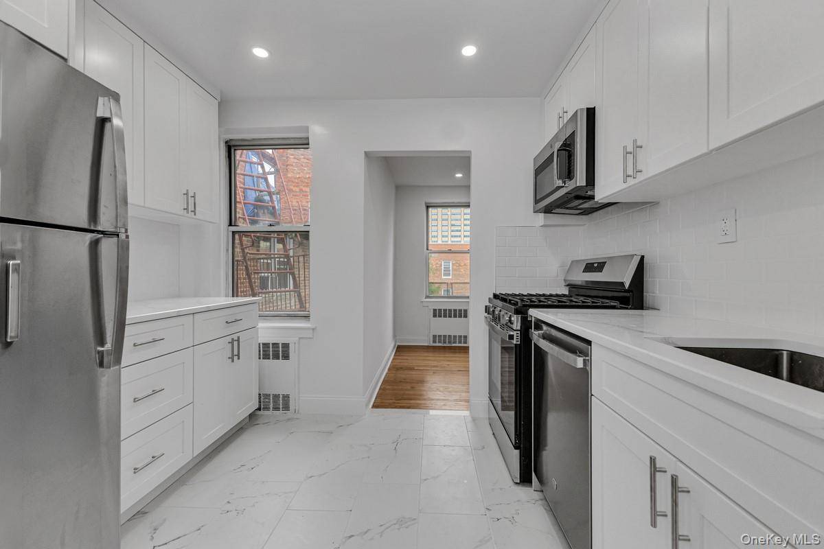 65-35 Yellowstone . BLVD #6F, Forest Hills, NY 11375