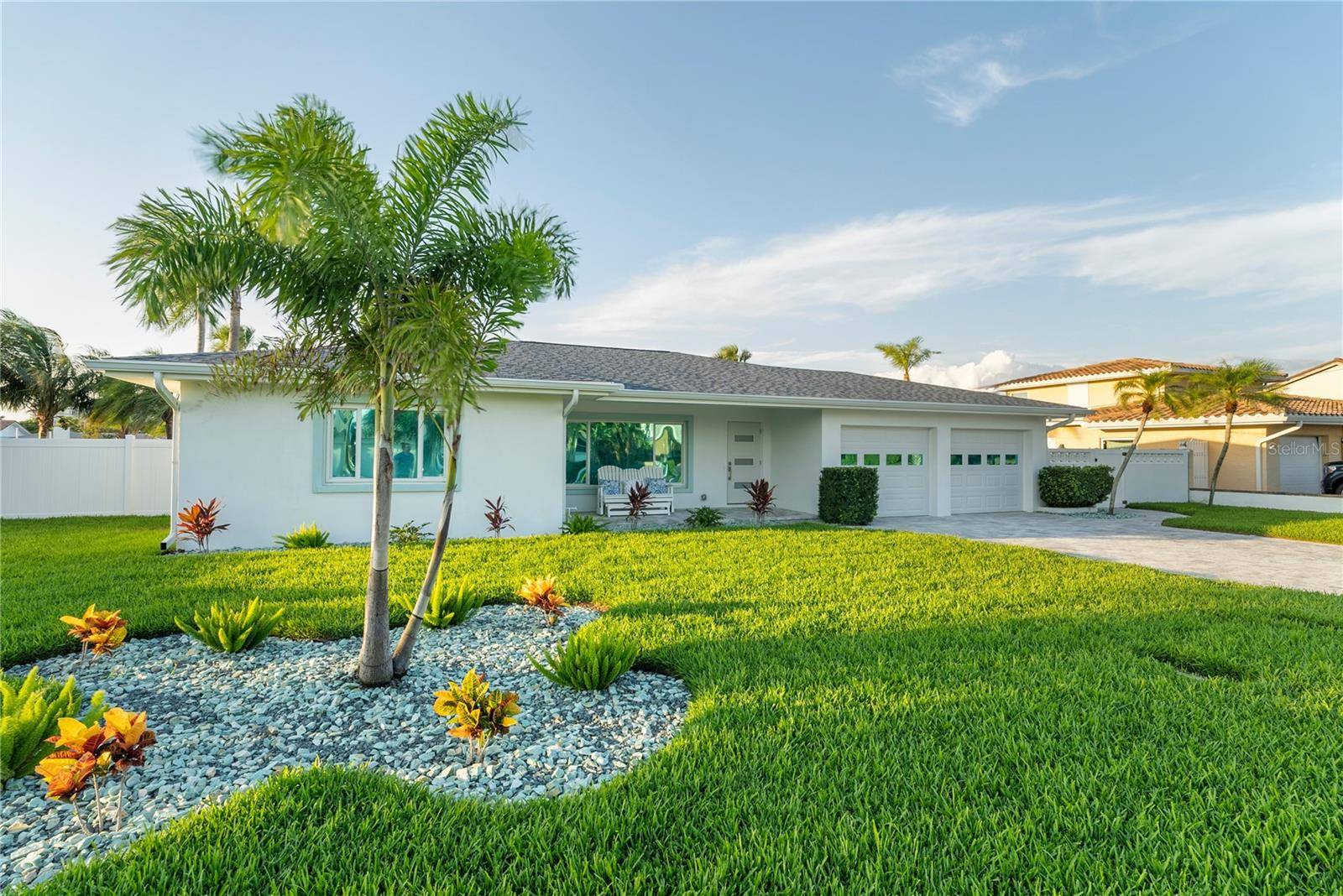 227 HOWARD DR, Belleair Beach, FL 33786