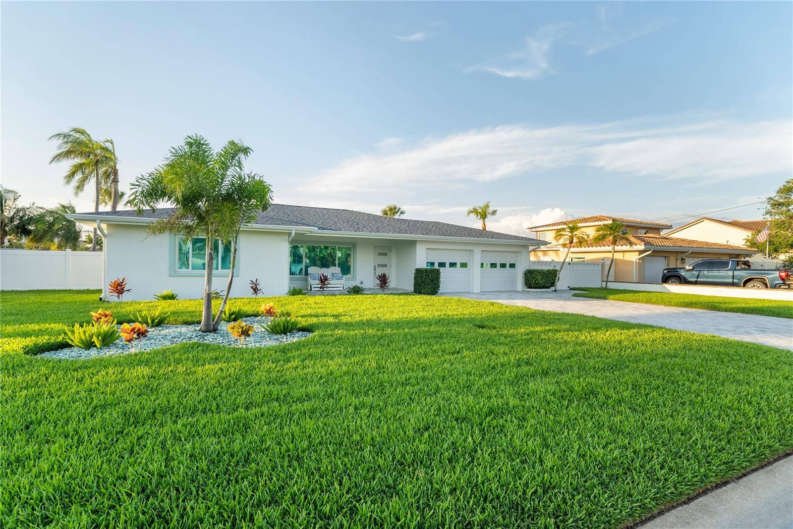 227 HOWARD DR, Belleair Beach, FL 33786
