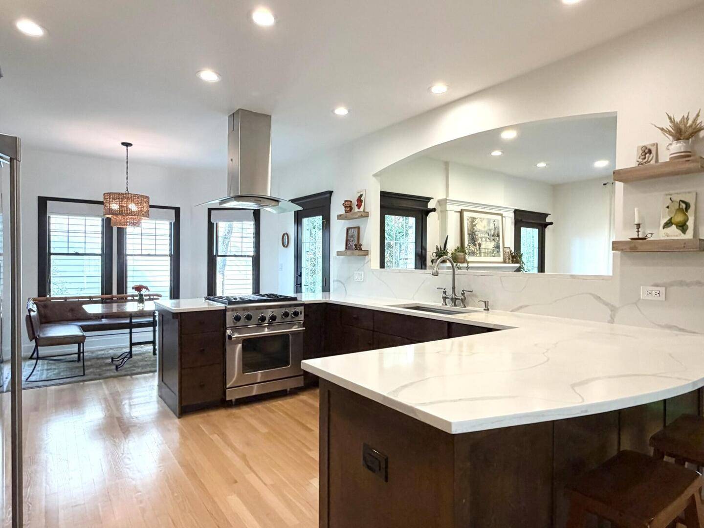 40W040 W Carl Sandburg RD, St. Charles, IL 60175