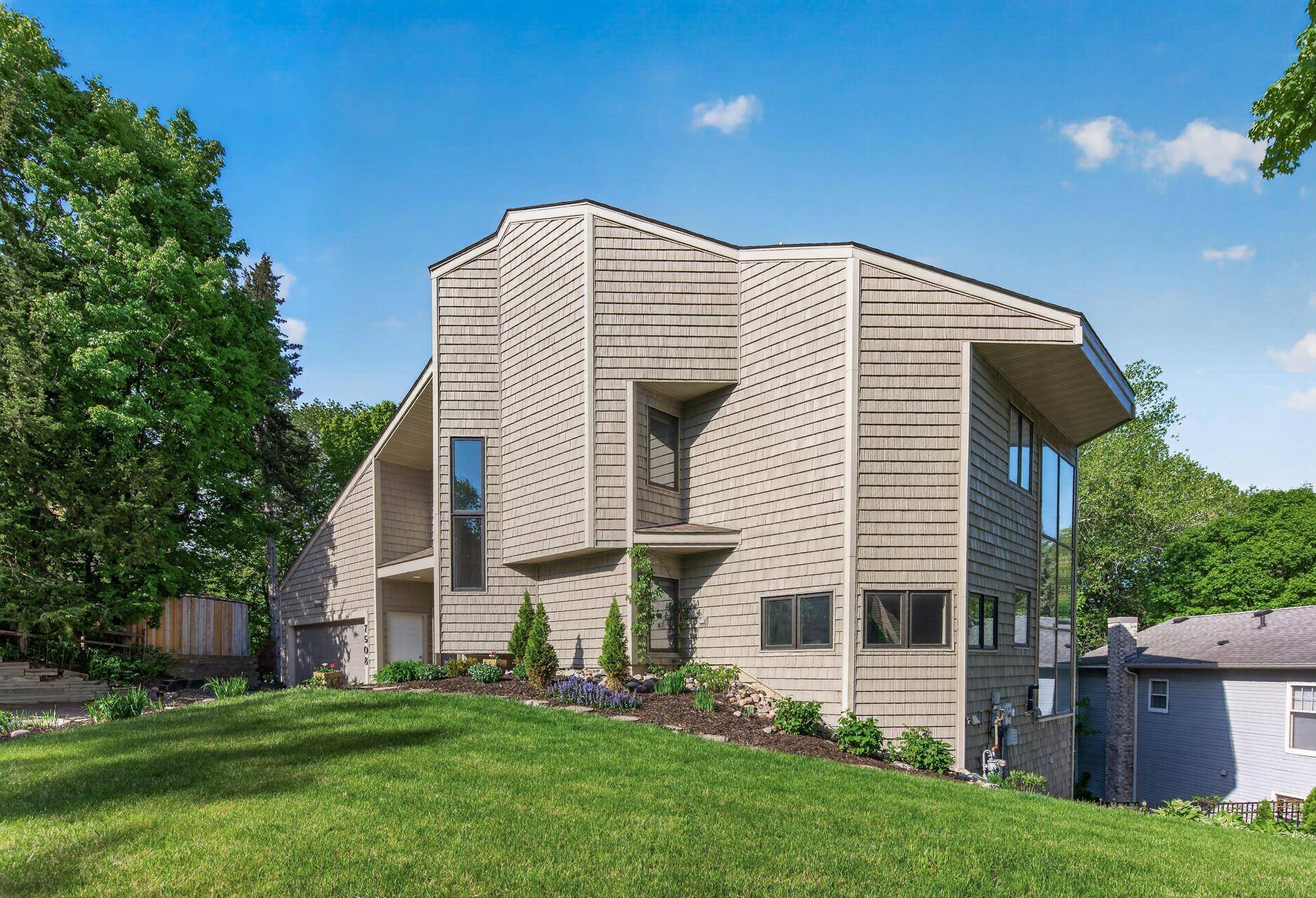 7508 W 77th ST, Chaska, MN 55318