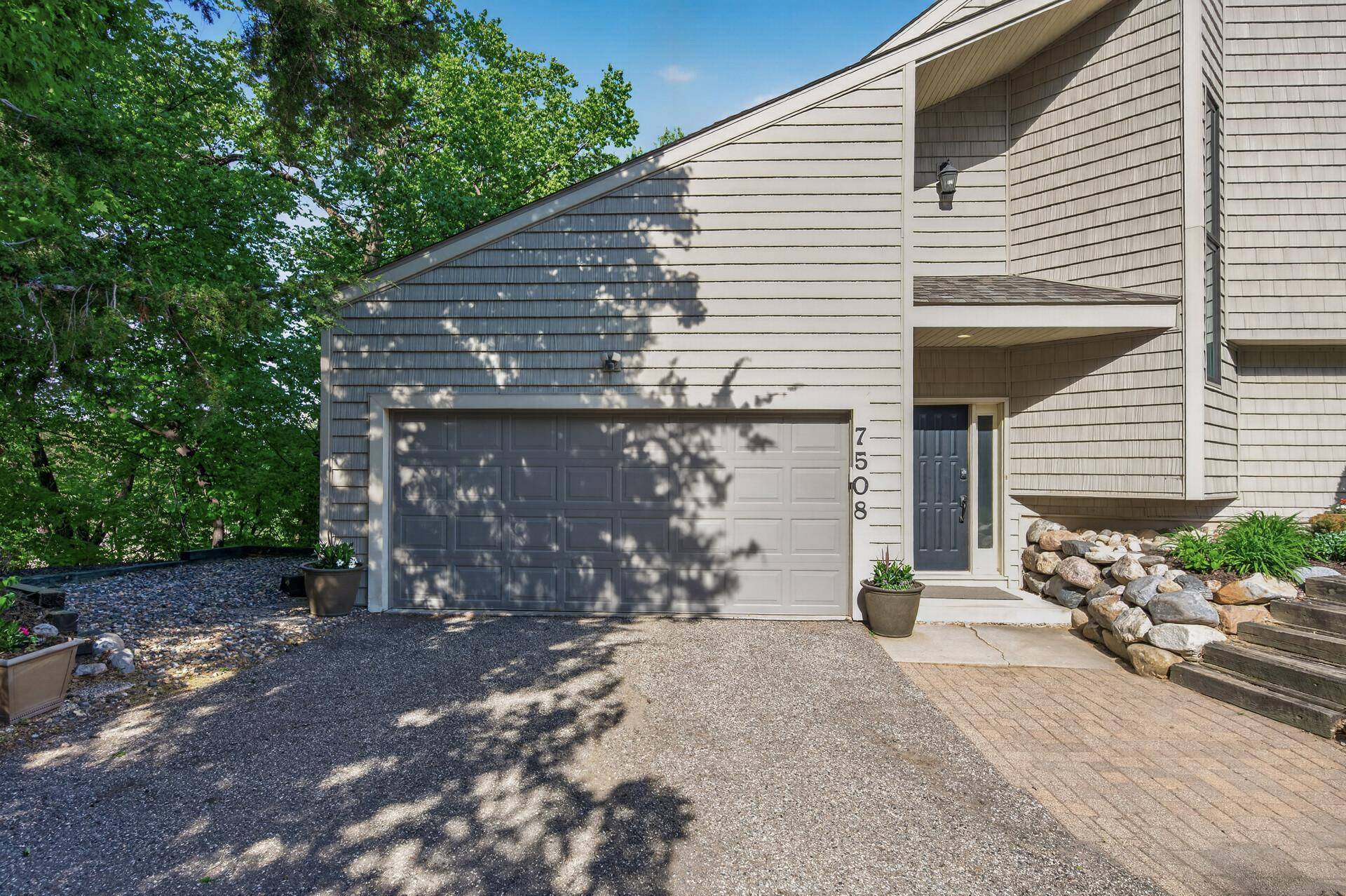 7508 W 77th ST, Chaska, MN 55318