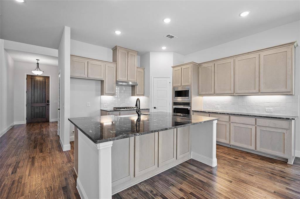 613 Brazos Drive, Van Alstyne, TX 75495