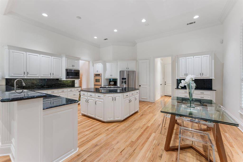 17 Woodcreek Lane, Frisco, TX 75034