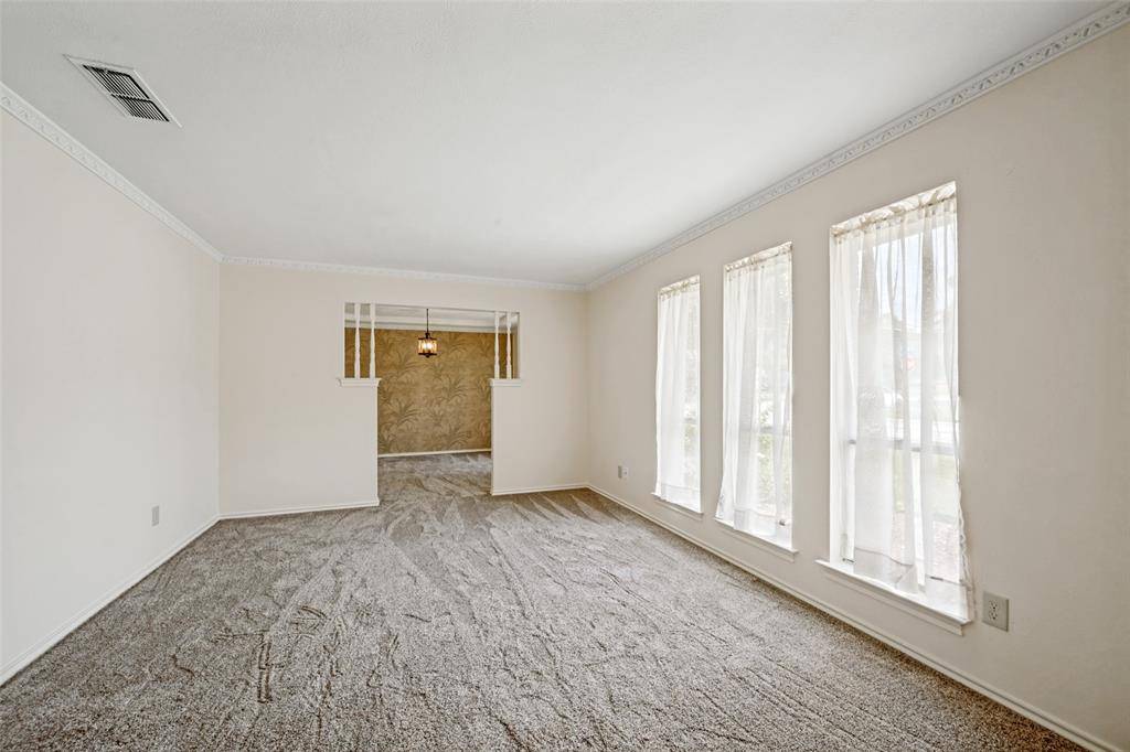 2414 Lakeview Circle, Arlington, TX 76013