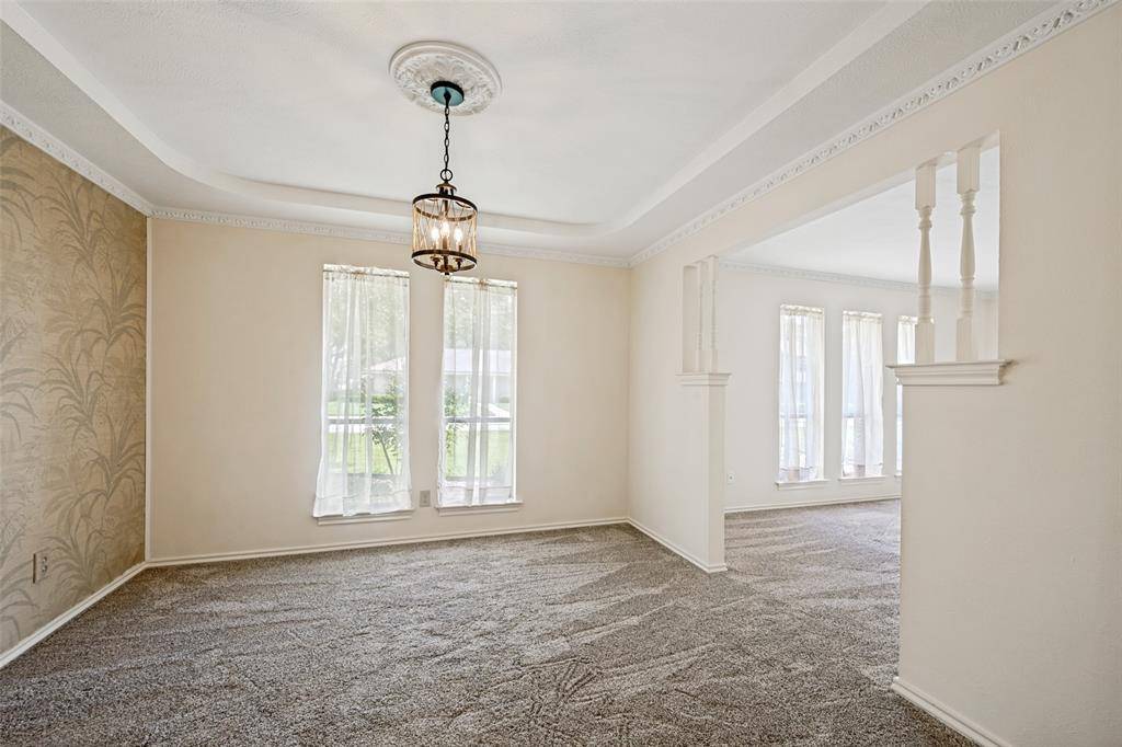 2414 Lakeview Circle, Arlington, TX 76013