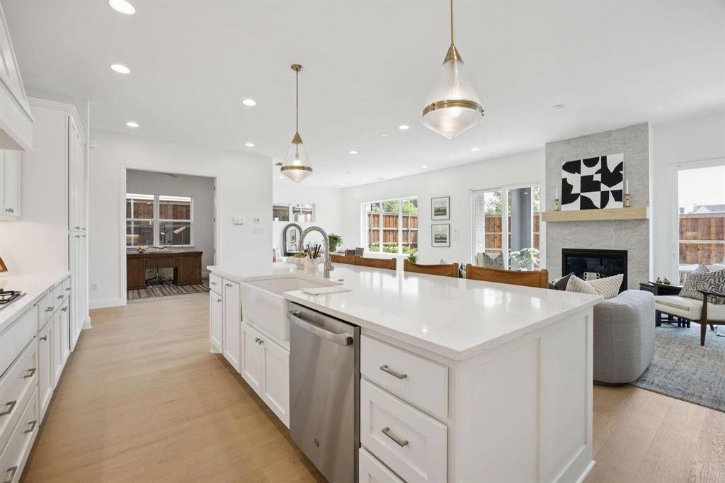 9348 Charlie Lane, Dallas, TX 75238