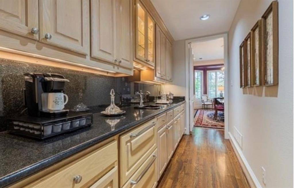 7985 Caruth Court, Dallas, TX 75225