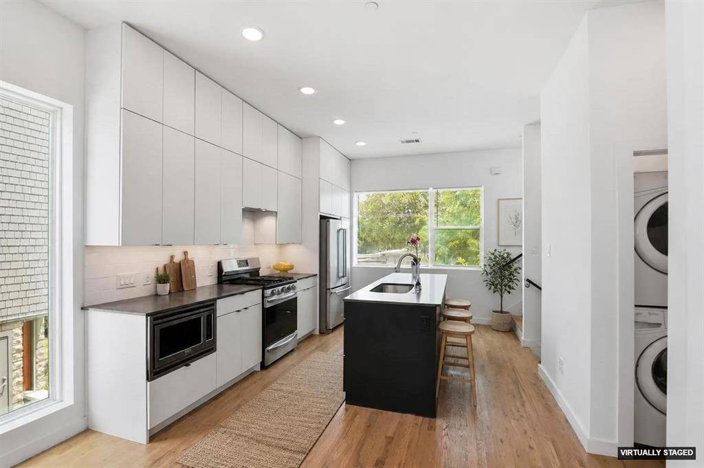 427 W 10th Street #101, Dallas, TX 75208