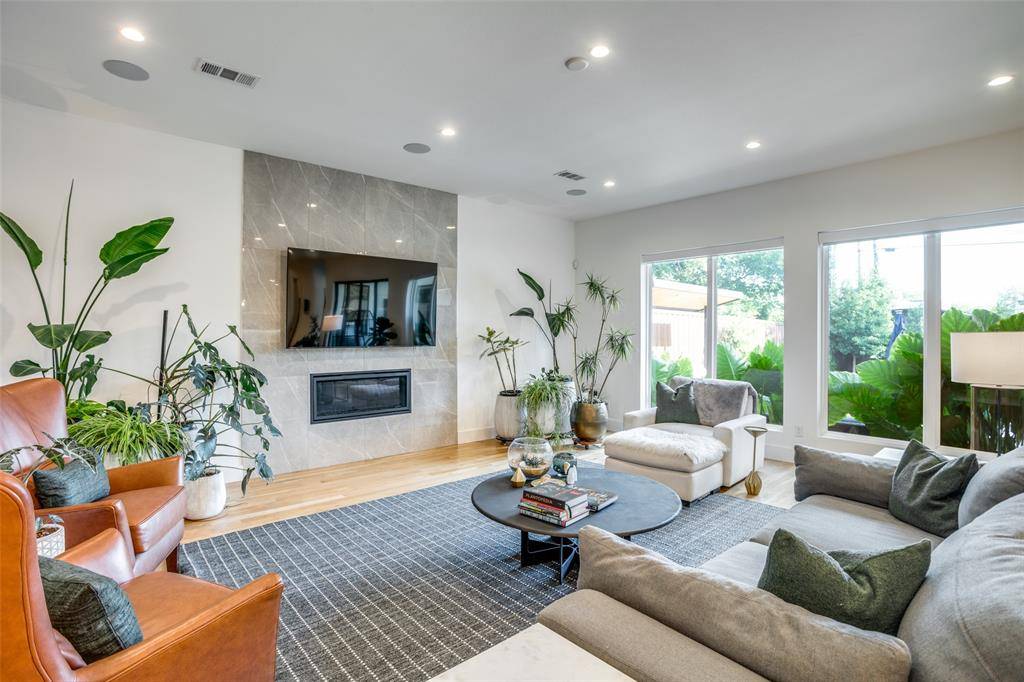 3766 Manana Drive, Dallas, TX 75220