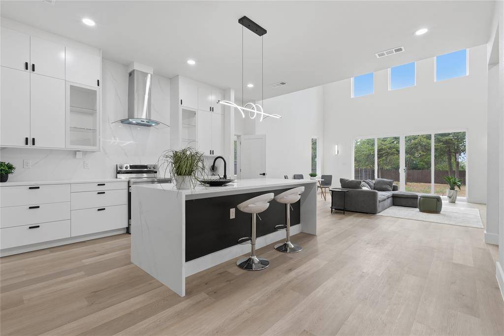 3905 Blue Ridge Boulevard, Dallas, TX 75233
