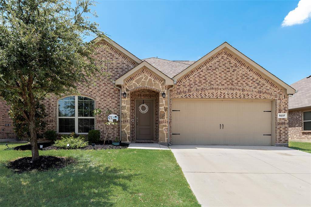 9237 Flying Eagle Lane, Fort Worth, TX 76131