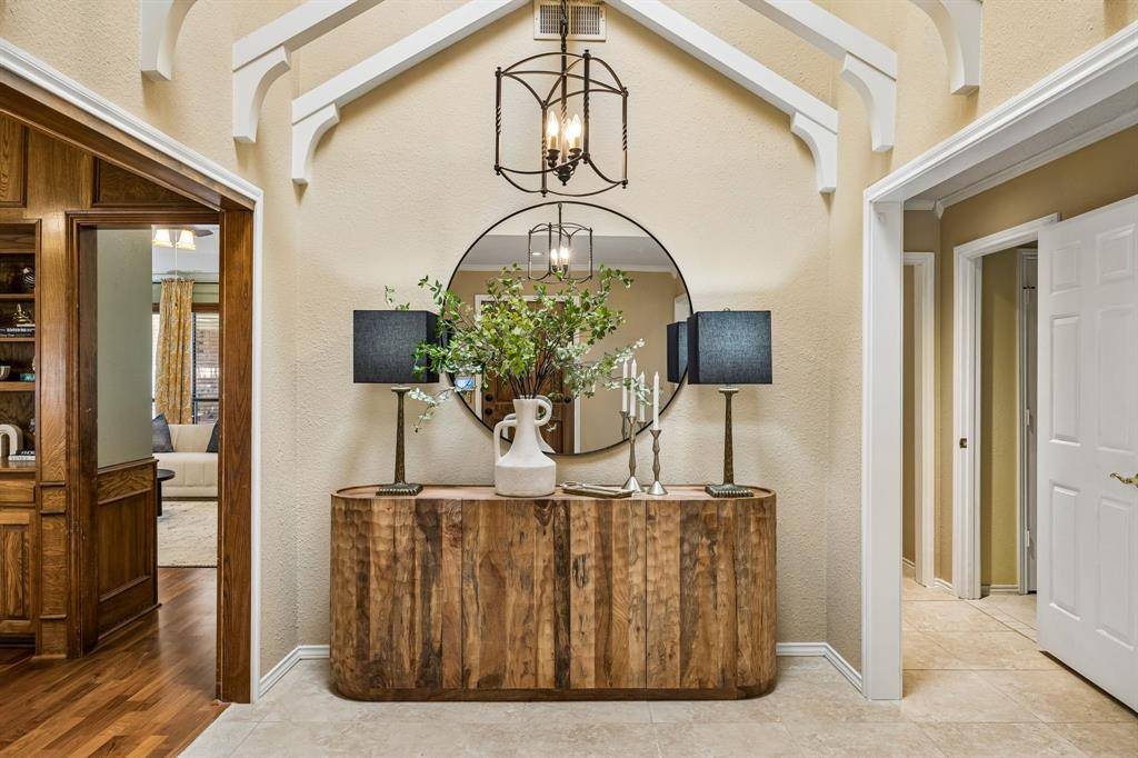 9918 Chimney Hill Lane, Dallas, TX 75243