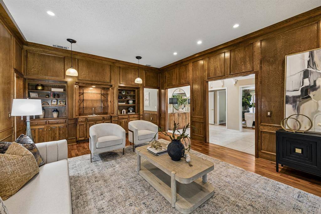 9918 Chimney Hill Lane, Dallas, TX 75243