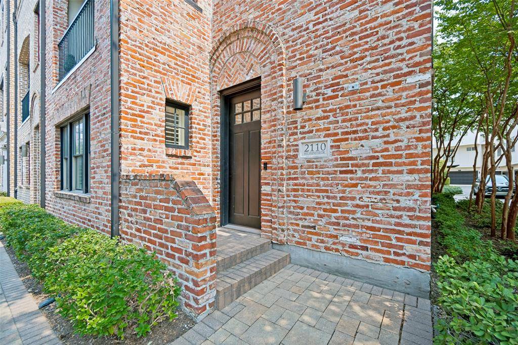 2110 Helsminster Drive, Dallas, TX 75201