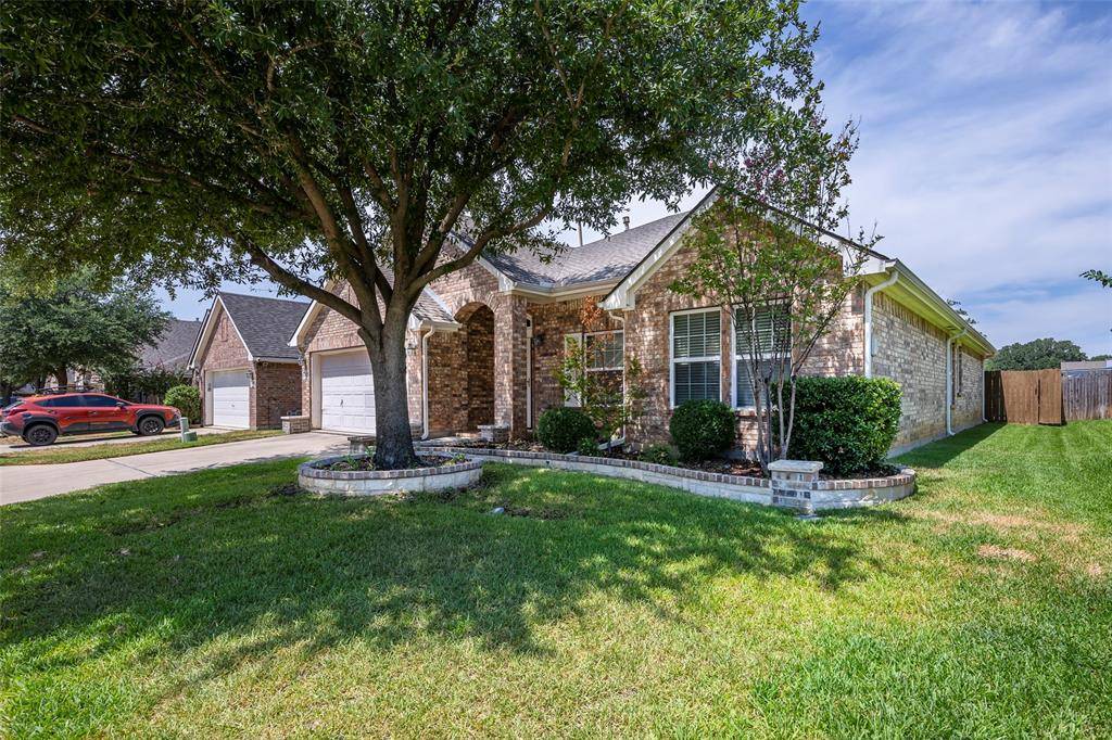 2813 Fox Creek Trail, Arlington, TX 76017