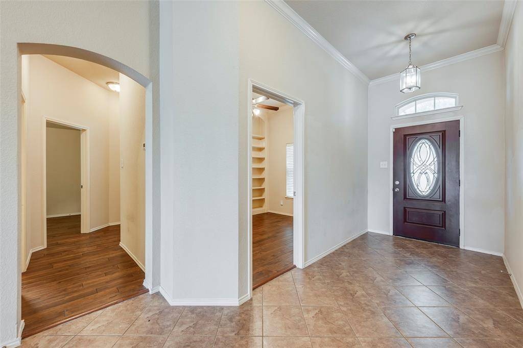 2813 Fox Creek Trail, Arlington, TX 76017