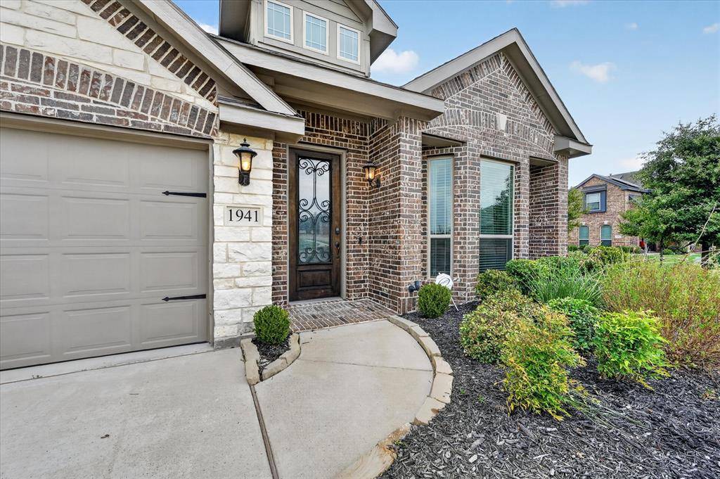 1941 Silverleaf Drive, Glenn Heights, TX 75154