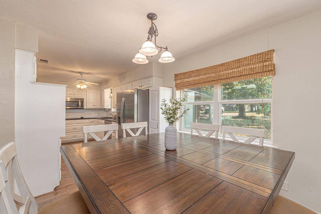 542 Arrowwood Beach Road, Trinidad, TX 75163