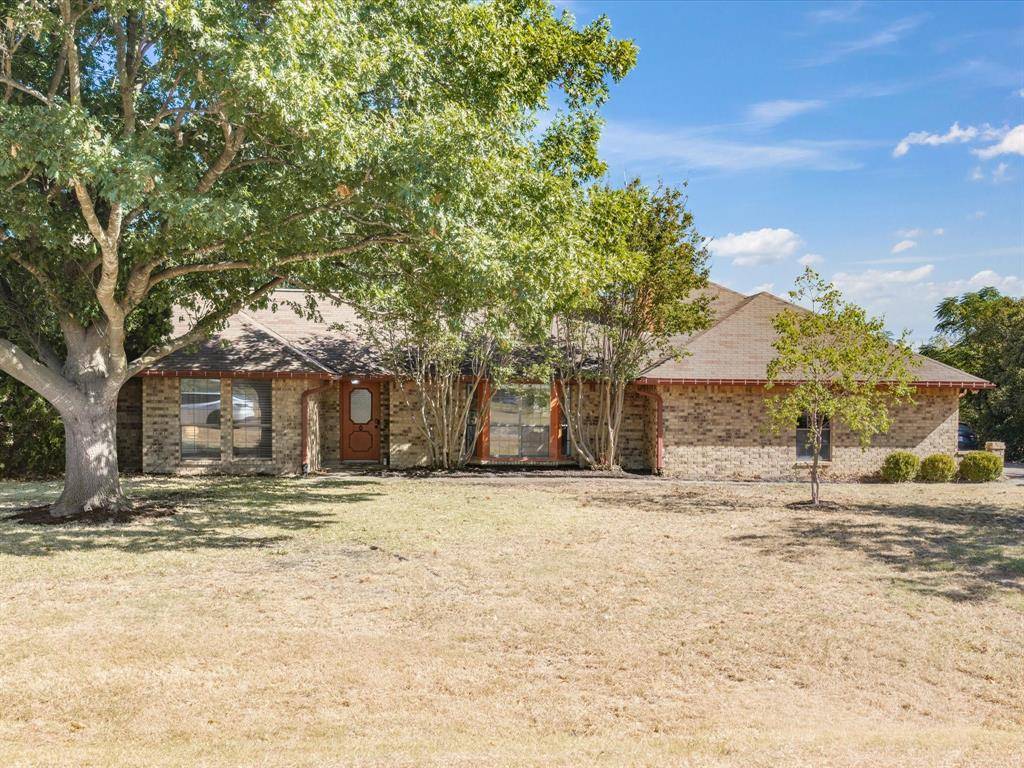 840 Lynn Ann Drive, Red Oak, TX 75154