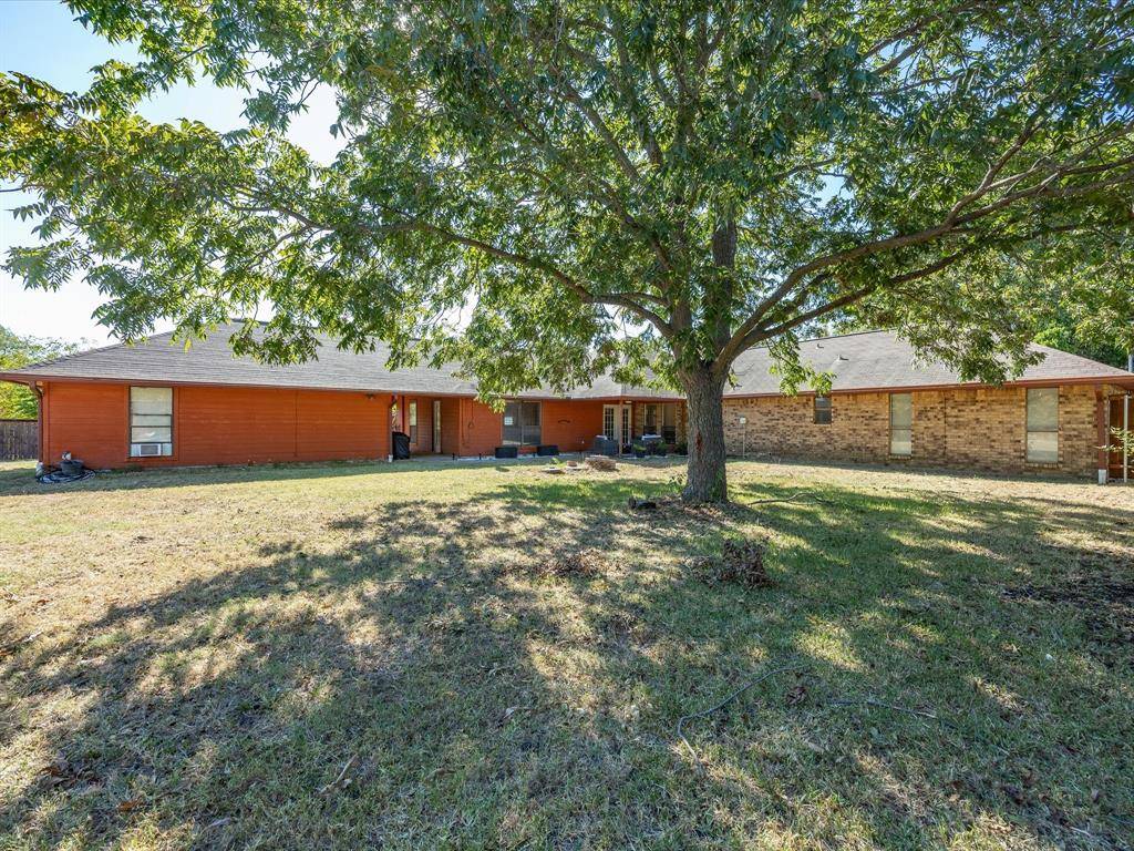 840 Lynn Ann Drive, Red Oak, TX 75154