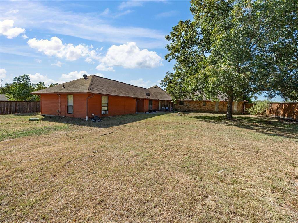 840 Lynn Ann Drive, Red Oak, TX 75154