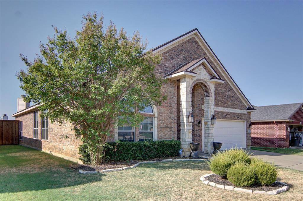 8308 Fall Crest Drive, Fort Worth, TX 76053
