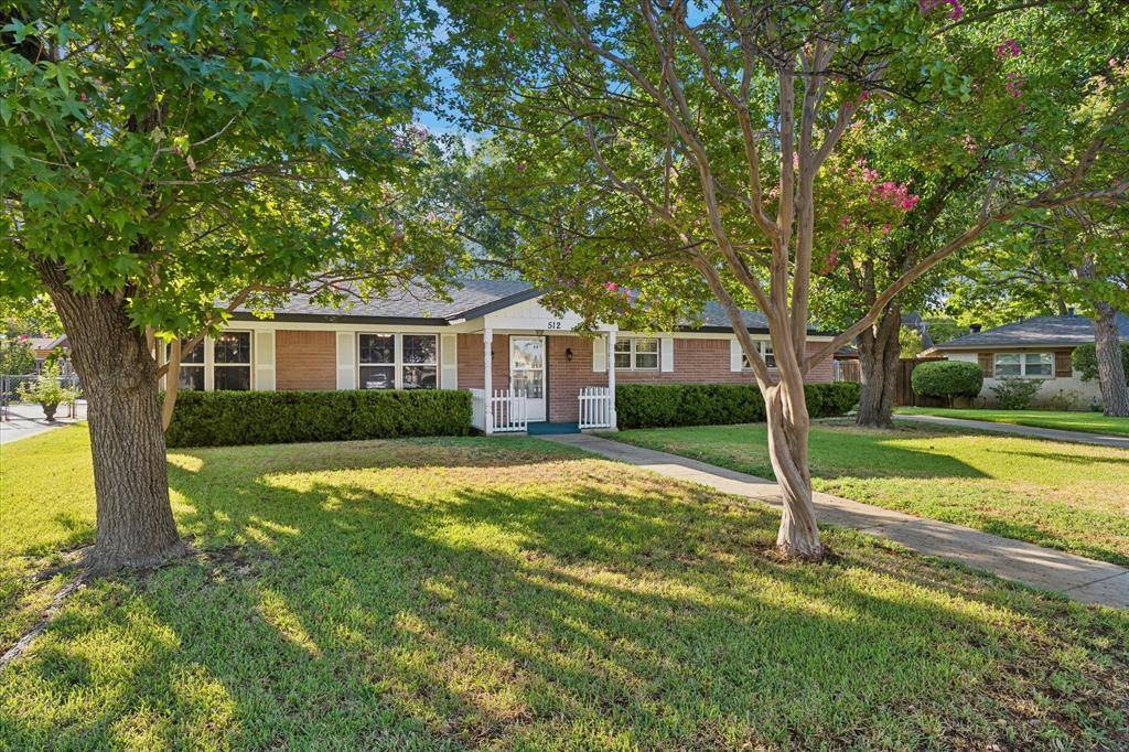 512 Brown Trail Court, Hurst, TX 76053