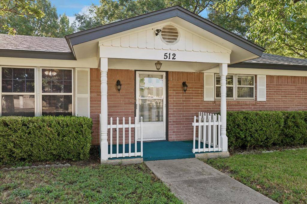 512 Brown Trail Court, Hurst, TX 76053