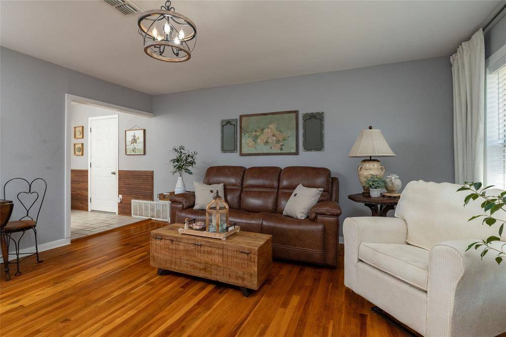 1209 Grace Street, Weatherford, TX 76086