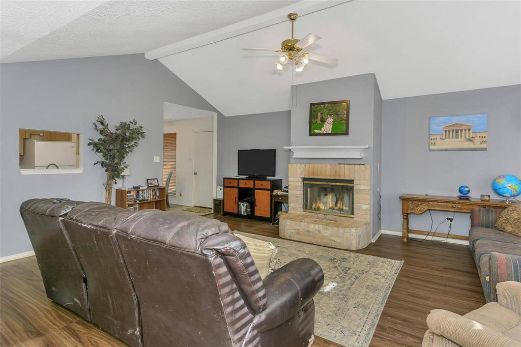 202 Lancelot Drive, Weatherford, TX 76086
