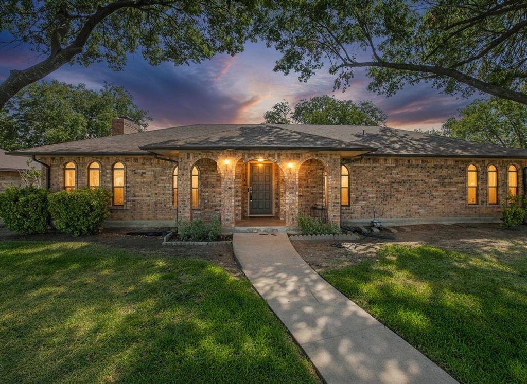 528 Edmonds Way, Desoto, TX 75115