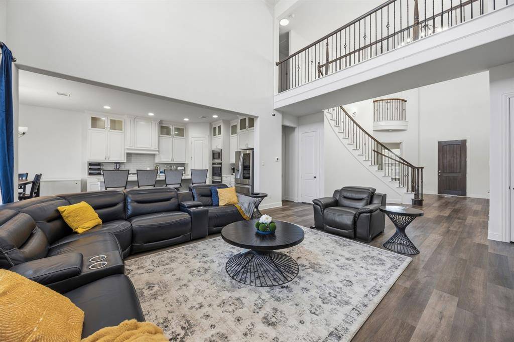 418 Old Scree Way, Mansfield, TX 76063