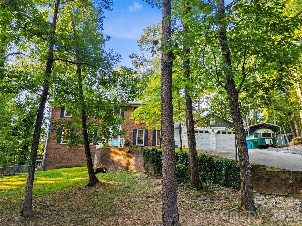 705 Brunson DR, Albemarle, NC 28001
