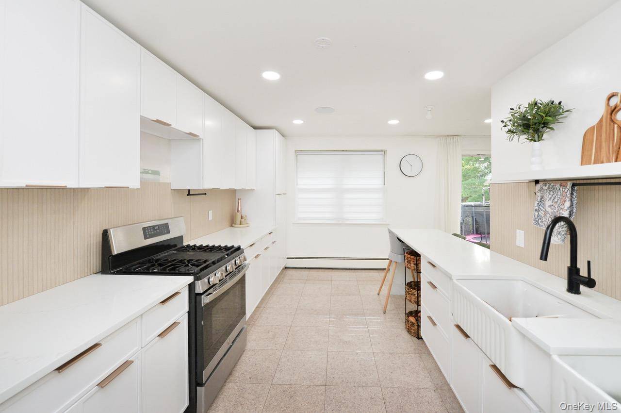 232 Kearsing Pkwy #G, Monsey, NY 10952