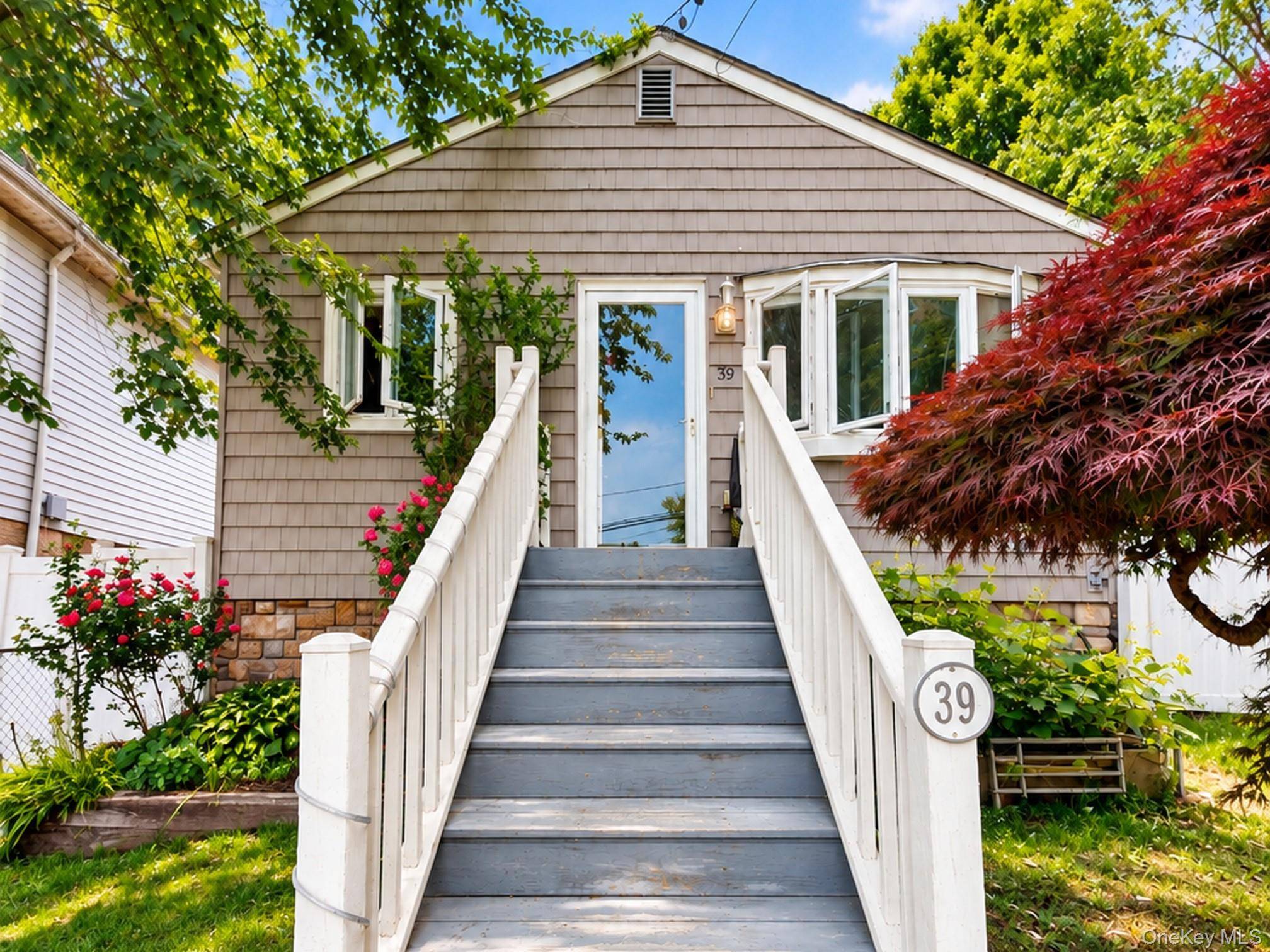 39 Willow RD, Rocky Point, NY 11778