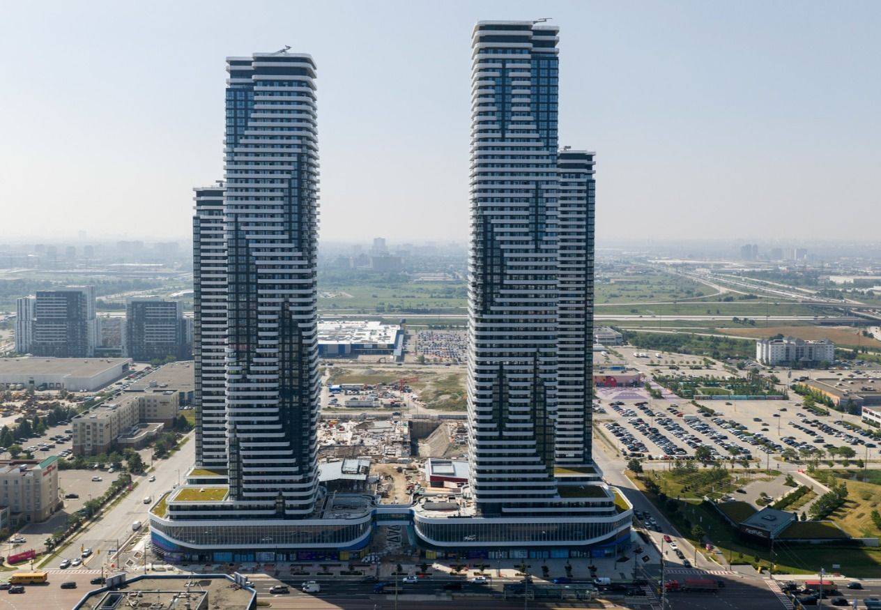 195 Commerce ST #111, Vaughan, ON L4K 0P9