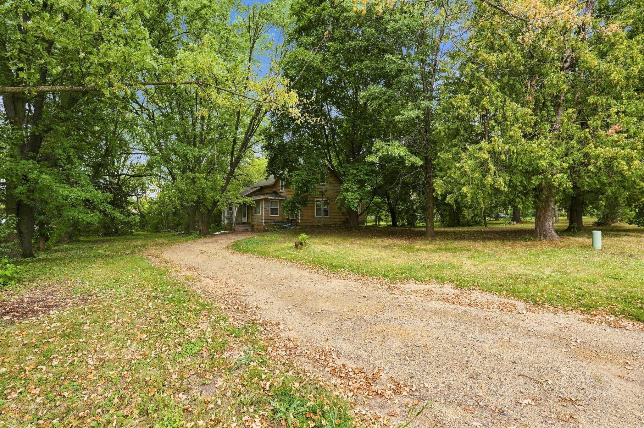 401 S Division ST, Roberts, WI 54023