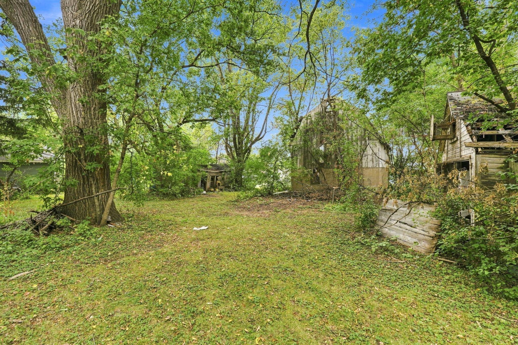 401 S Division ST, Roberts, WI 54023