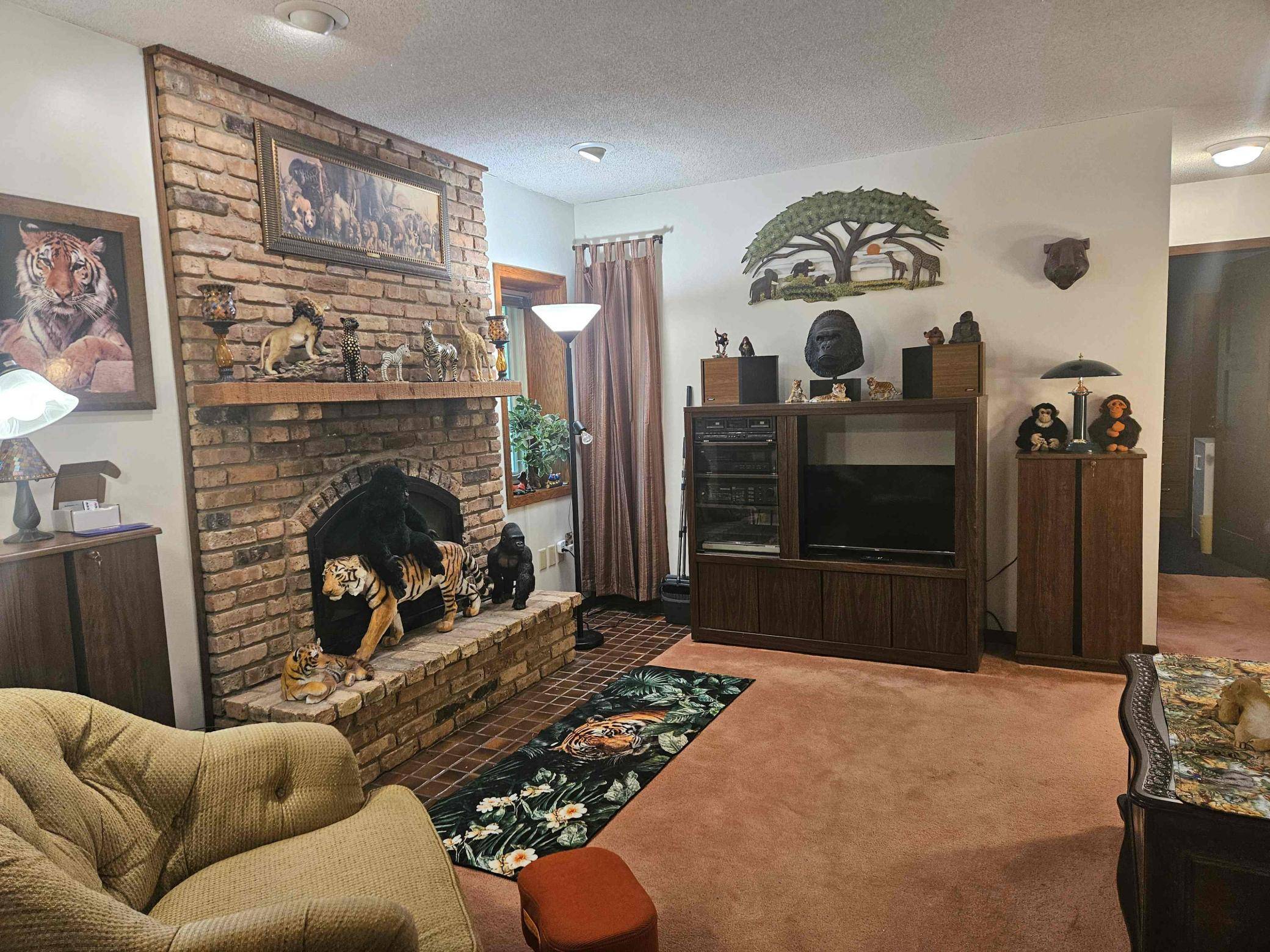 608 Chateau CIR, Burnsville, MN 55337