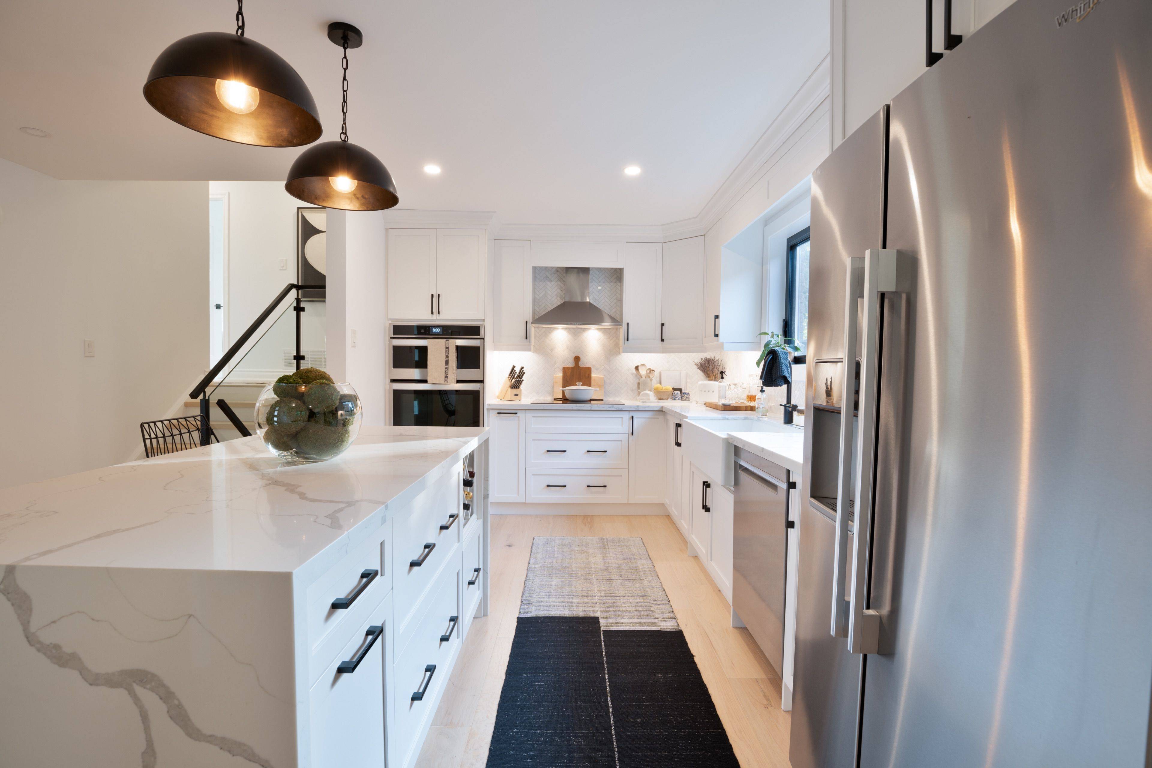 2221 Wyandotte DR, Oakville, ON L6L 2T4