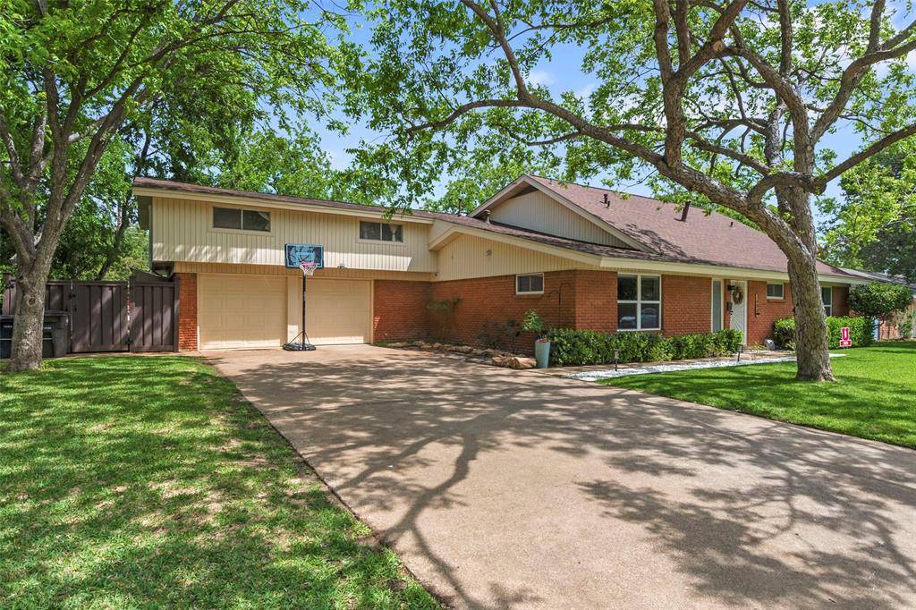 3608 Wooten Drive, Fort Worth, TX 76133