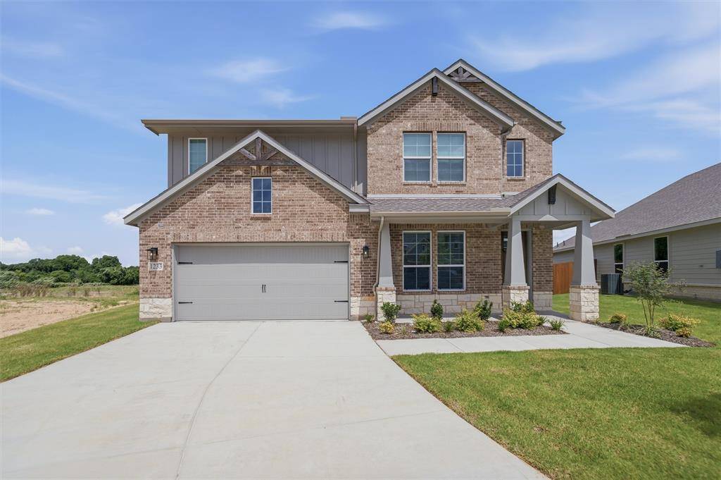 1233 Frio Drive, Springtown, TX 76082