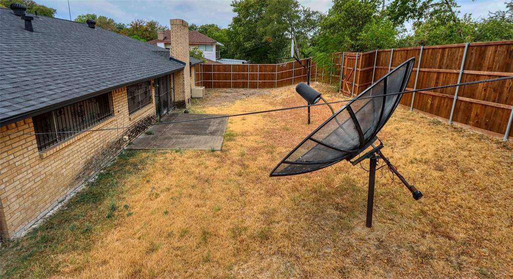 327 Penguin Drive, Dallas, TX 75241